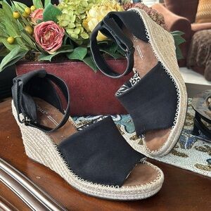 Toms Marisol Espadrille Wedge Sandal Black Canvas w/ Leather Ankle Strap Jute